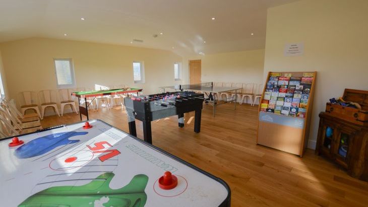 The Cotswold Manor Grange, Exclusive Hot-Tub, Games Barn, 70 acres of Parkland - Photo 6