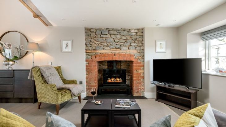 Sleeps 2, Romantic, Modern, Luxurious Cottage with garden, WiFi and Amazing Views - Photo 1