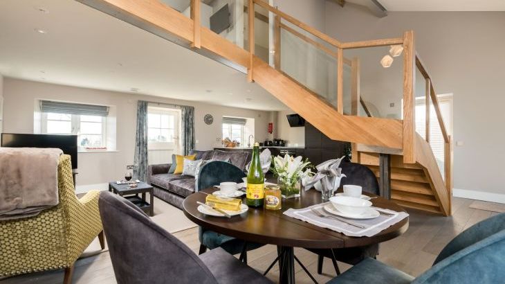 Sleeps 2, Romantic, Modern, Luxurious Cottage with garden, WiFi and Amazing Views - Main Photo