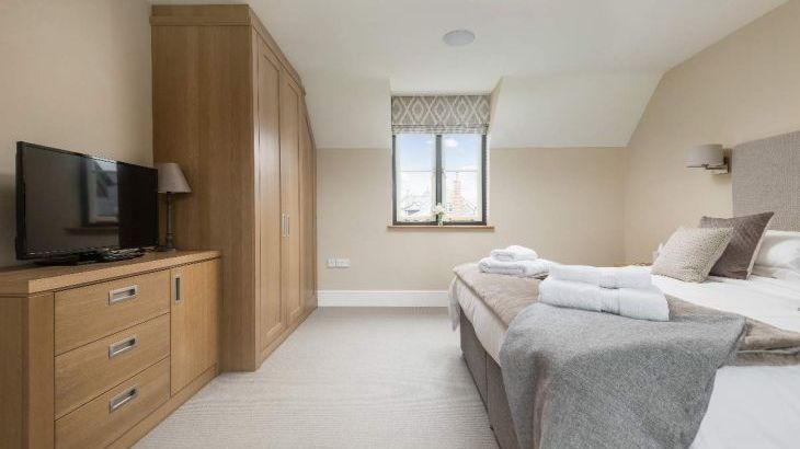 Luxury House, 5* Gold rated,sleeps 10+1 with a large garden, downstairs bedroom and wet room,  and a shared games room - Photo 10