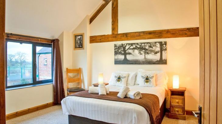 Buttercups Haybarn 5 Star Cottage with Indoor Pool, Sports Court & Toddler Play Area - Photo 9