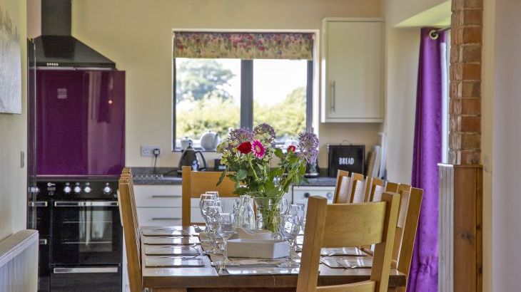 Buttercups Haybarn 5 Star Cottage with Indoor Pool, Sports Court & Toddler Play Area - Photo 25