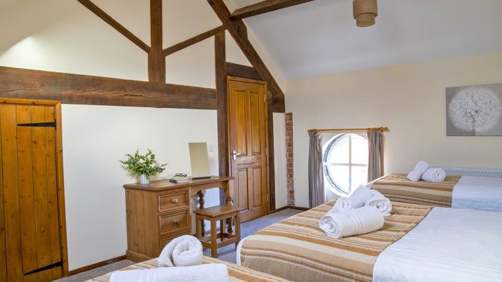 James's Parlour with exclusive use of shared Indoor Swimming Pool, Sports Court & Play Area - Photo 16