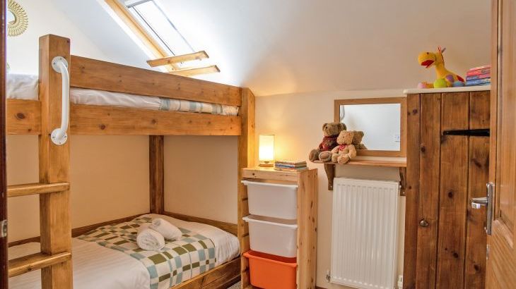 Oliver's Mill with shared Indoor Pool, Sports Court & Play Area - Photo 12