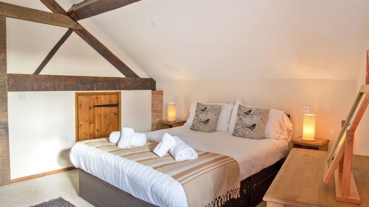 William's Hayloft with Swimming Pool, Sports Court & Toddler Play Area - Photo 9