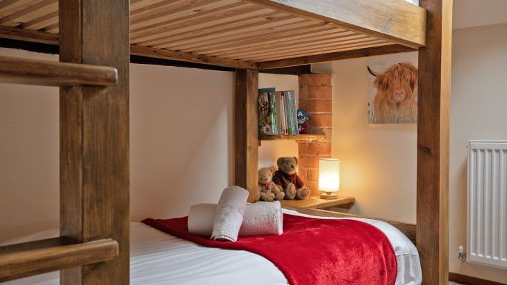 William's Hayloft with Swimming Pool, Sports Court & Toddler Play Area - Photo 13