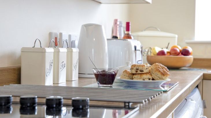 Buttercups & Hayloft Sleeps & Dines 16 with Pool, Sports Court & Play Area - Photo 35