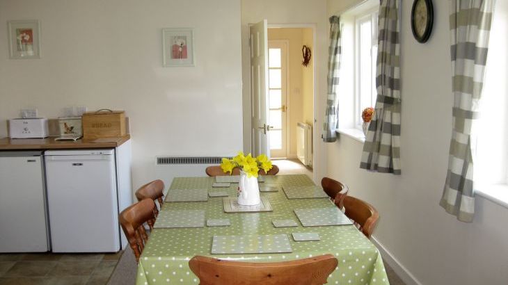 Waterlake Cottage, Orcheston, nr Stonehenge - Photo 3