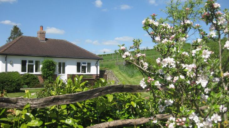 Waterlake Cottage, Orcheston, nr Stonehenge - Main Photo