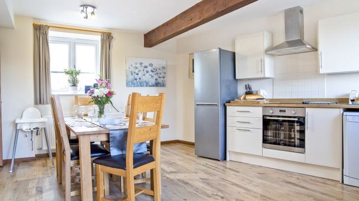 Buttercups & Hayloft Sleeps & Dines 16 with Pool, Sports Court & Play Area - Photo 22