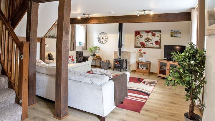 Buttercups & Hayloft Sleeps & Dines 16 with Pool, Sports Court & Play Area - Photo 23