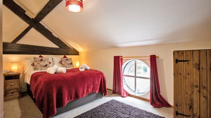 Buttercups & Hayloft Sleeps & Dines 16 with Pool, Sports Court & Play Area - Photo 26