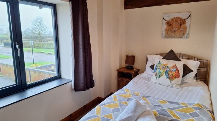 Buttercups & Hayloft Sleeps & Dines 16 with Pool, Sports Court & Play Area - Photo 16