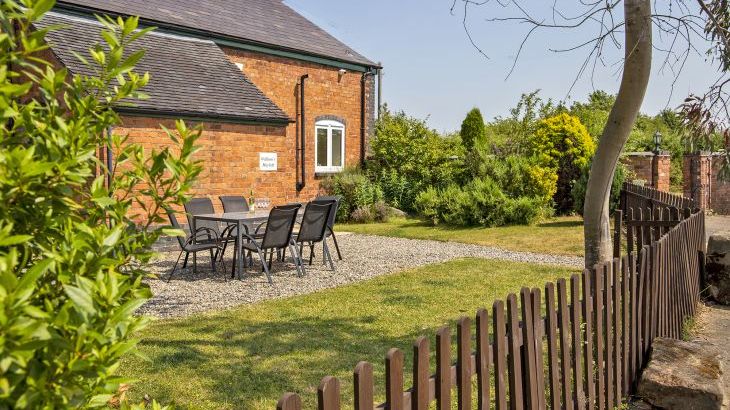 Buttercups & Hayloft Sleeps & Dines 16 with Pool, Sports Court & Play Area - Photo 42