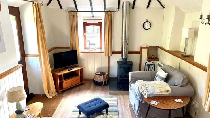 The Dovecote, two bedrooms sleeping 3 with pretty garden, dog friendly - Photo 1