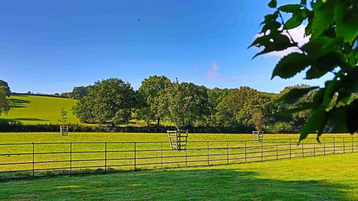 Luxury House, 5* Gold rated,sleeps 10+1 with a large garden, downstairs bedroom and wet room,  and a shared games room - Photo 24