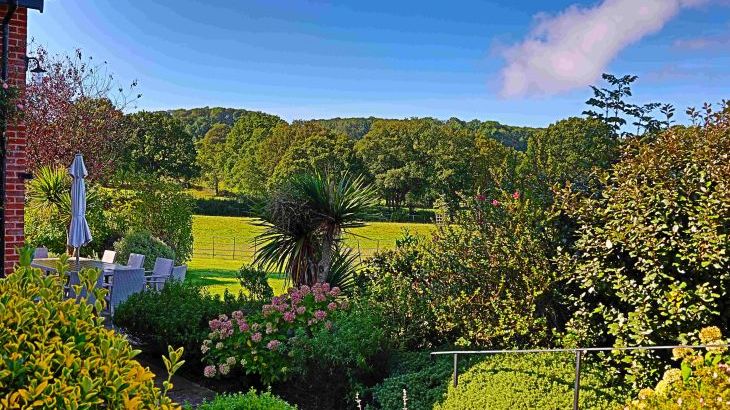 Luxury House, 5* Gold rated,sleeps 10+1 with a large garden, downstairs bedroom and wet room,  and a shared games room - Photo 27