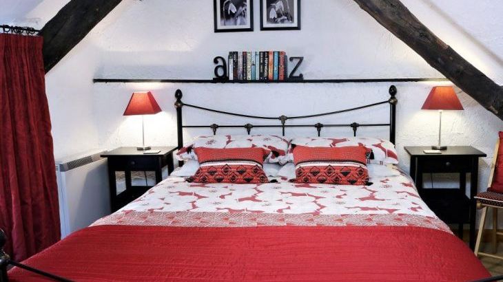 Rafters, 2 bedrooms, sleeps 4, level enclosed garden, dog friendly - Photo 4