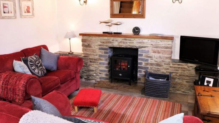 Rafters, 2 bedrooms, sleeps 4, level enclosed garden, dog friendly - Photo 3