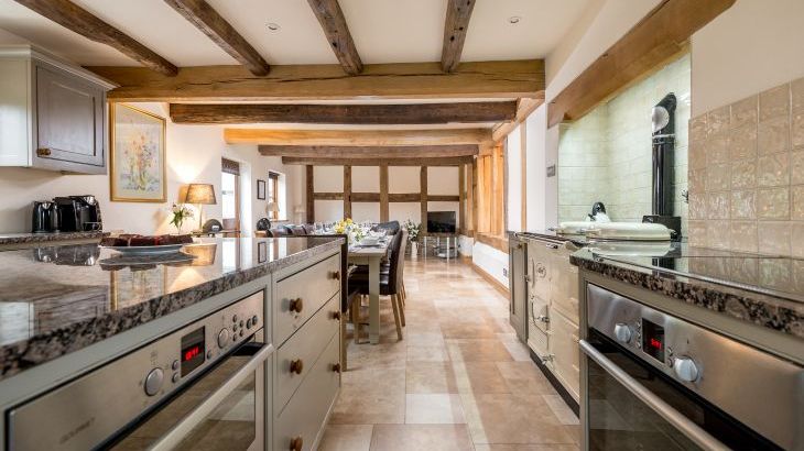 Sleeps 7+1, 5* Gold, Lovely clean Cottage in rural location with shared games room  - Photo 1