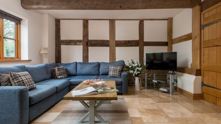 Sleeps 7+1, 5* Gold, Lovely clean Cottage in rural location with shared games room  - Photo 12