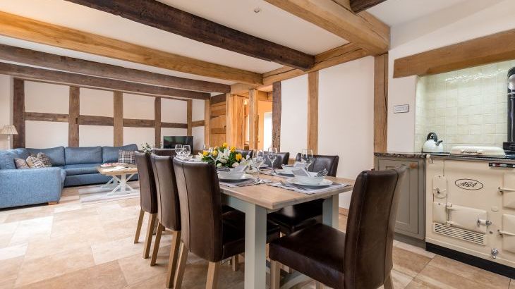 Sleeps 7+1, 5* Gold, Lovely clean Cottage in rural location with shared games room  - Photo 5