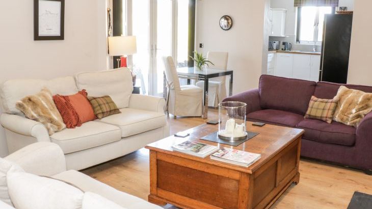 Oakwood Rural Cottage, North Wales - Photo 3