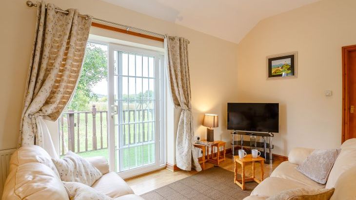 2 Black Horse Cottages dog friendly holiday cottage, Pentraeth, North Wales  - Photo 4