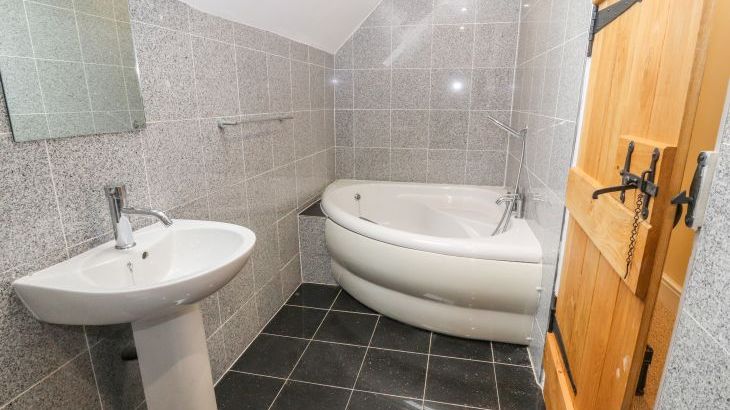 Rhandregynwen Hall - Photo 18