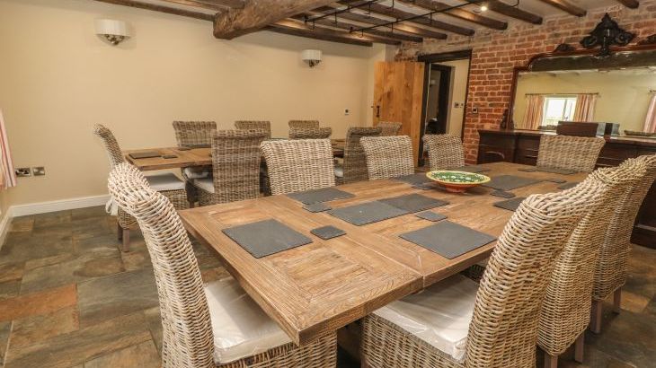 Rhandregynwen Hall - Photo 10