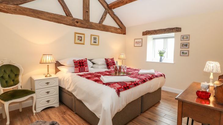 Cut Moch, Plas Moelfre Hall Barns - Photo 5