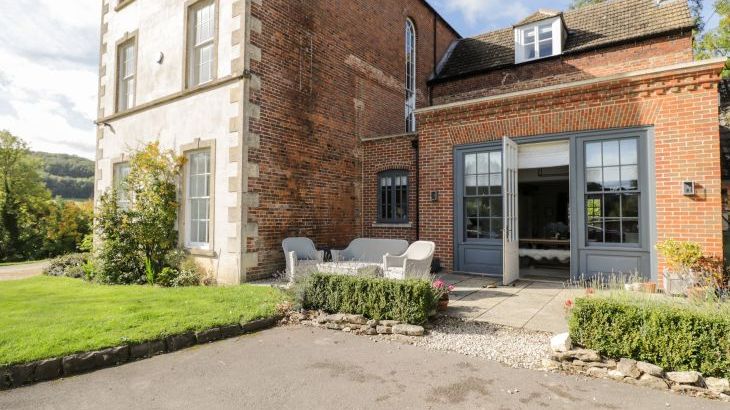 Rockstowes House - Photo 3