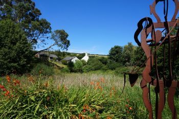 The Dovecote, two bedrooms sleeping 3 with pretty garden, dog friendly, Devon