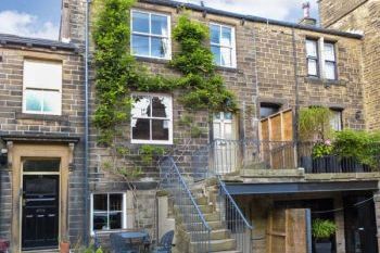 Old Forge Romantic Cottage, Bronte Country, West Yorkshire