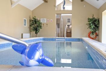 Emma's Dairy - With Indoor Pool, Sports Area & Under 5yrs play area included, Shropshire,  England