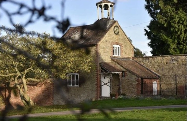 Romantic Cottages